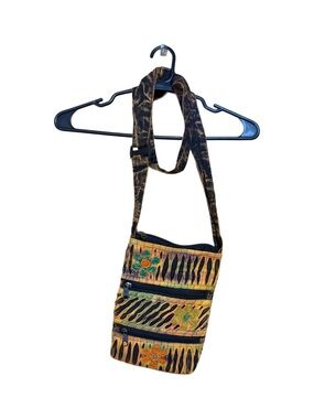 🌿 NWOT Boho Festival Crossbody Bag Floral Embroidered Cottagecore Hippie Chic